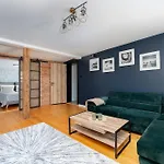 Modern Space By Bookinghost Apartamento