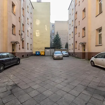 Lägenhet Modern Space By Bookinghost