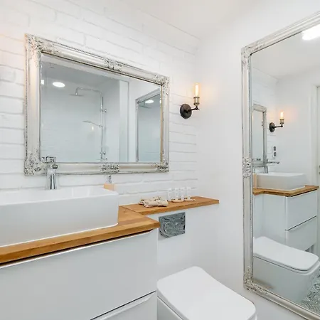 Modern Space By Bookinghost