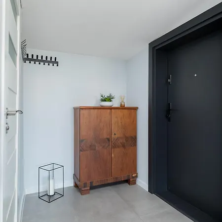 Apartment Modern Space By Bookinghost *