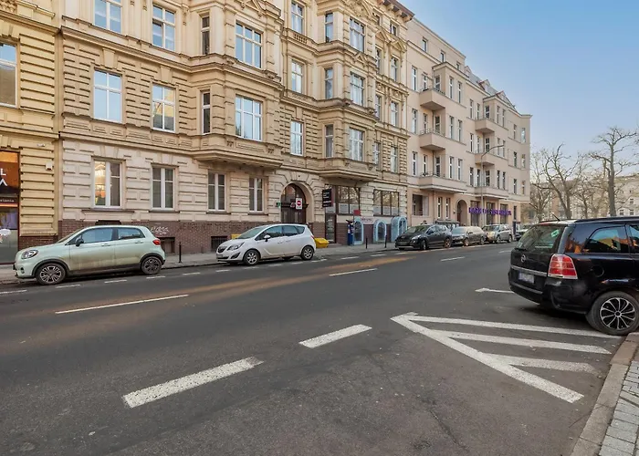 Modern Space By Bookinghost